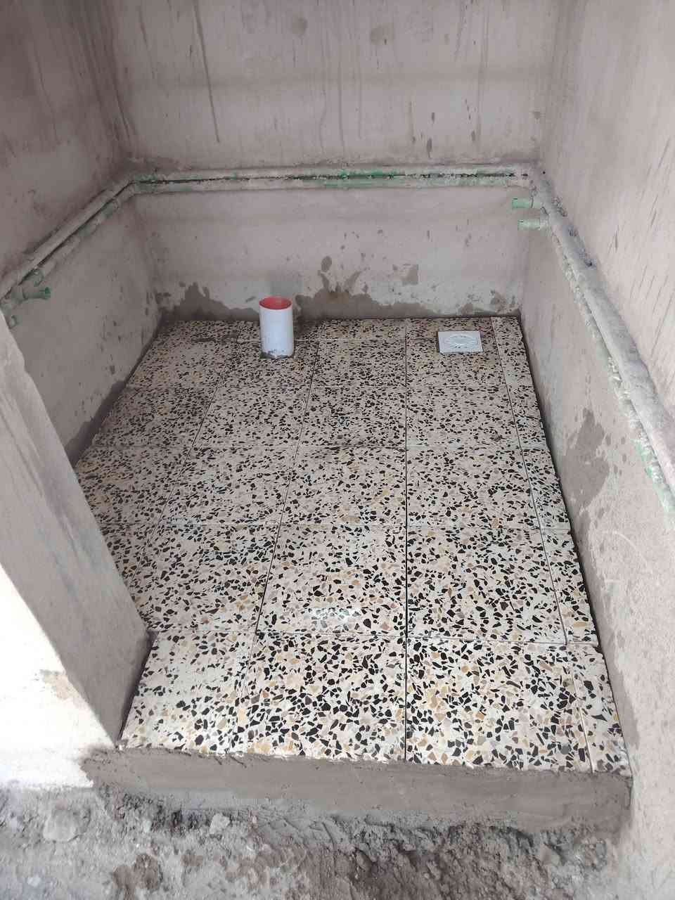خلفه سراميك جدران ورضيه بأنواعه درج عدل فر شغل درجه واله داخل بغداد فقط متفرغ حالين ***********
