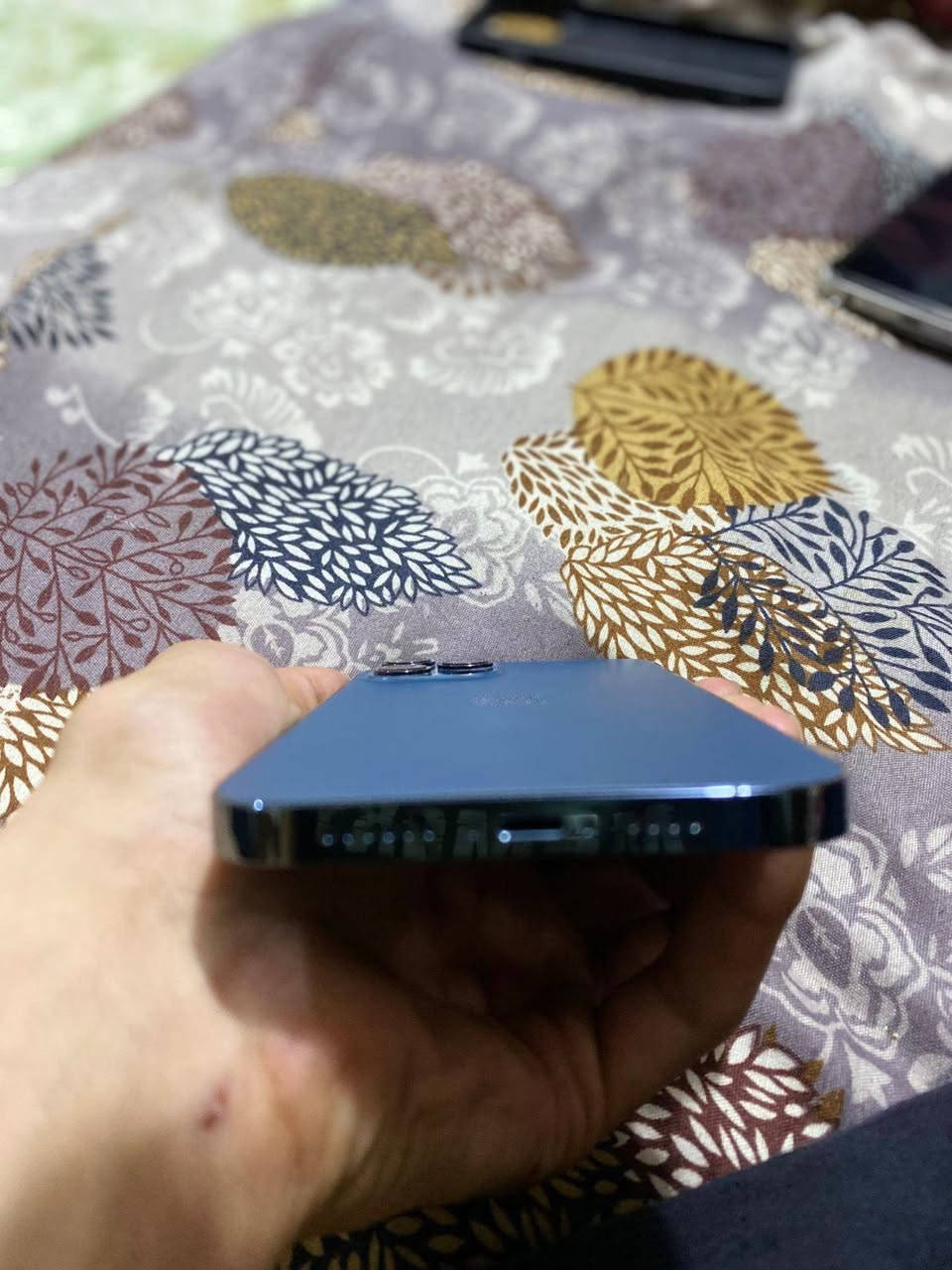 📱 للبيع iPhone 12 Pro Max – Gold ✨
🔹 اللون: ازرق 

🔹 السعة: 128GB /بطاريه 73🔋

🔹نسخة الشرق الأوسط 

🔹 استعمال شخصي ، ونظيف جداً

🔹 مامبدل أي قطعة، والجهاز بحالة ممتازة وجاهز لأي فحص.

💰 السعر:475,000وبي مجال بسيط 

📍 الموقع: بغداد – شعب حي اور 

📞 للتواصل: ***********
