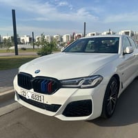 Bmw 530e موديل 2023 بلكن هايبرد نظيفة جدا بدون ايرباك او دواخل  صبغ ضر...
