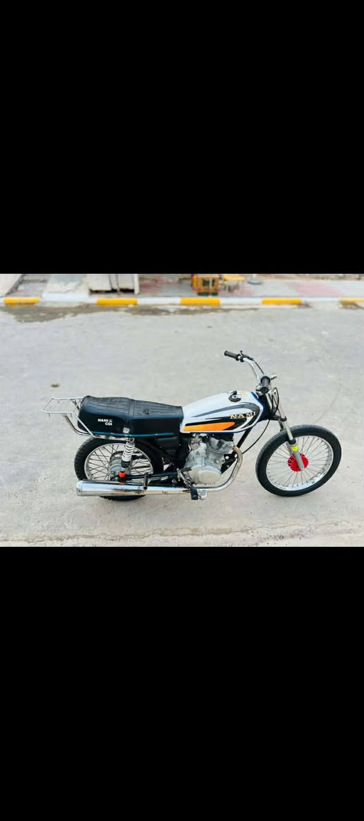 دراجه كلك تعميره  ما ناقصه برغي كلك كلك ب 350  مكان الحمزه الشرقي
وتساب ***********
