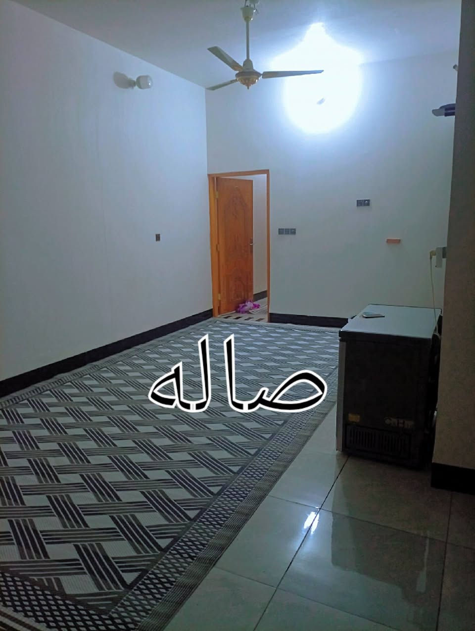 السلام عليكم الدار للبيع بالرضويه الخامسه مساحه البيت 100متر تفاصيل معروضه  بالصور التواصل ع هاذا الرقم ***********
