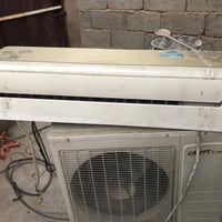 سبلت كرافت ٢طن شغال بدون ملحقات للبيع للاستفسار وتساب ٠٧٧٢٢٦٨٨٩٠١