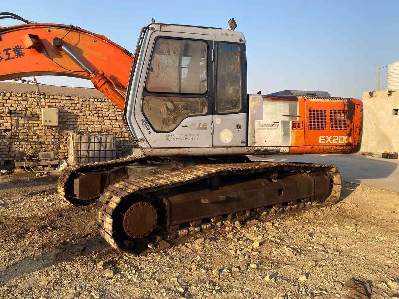 للبيع حفاره حجم 200LC

 جاهزه من كلشي وتبريد شغال و  ماسسه جك همر 
عنوان واسط الكوت ***********

للبيع او مراوس بحفاره  موديل من 2008 الى 2015
