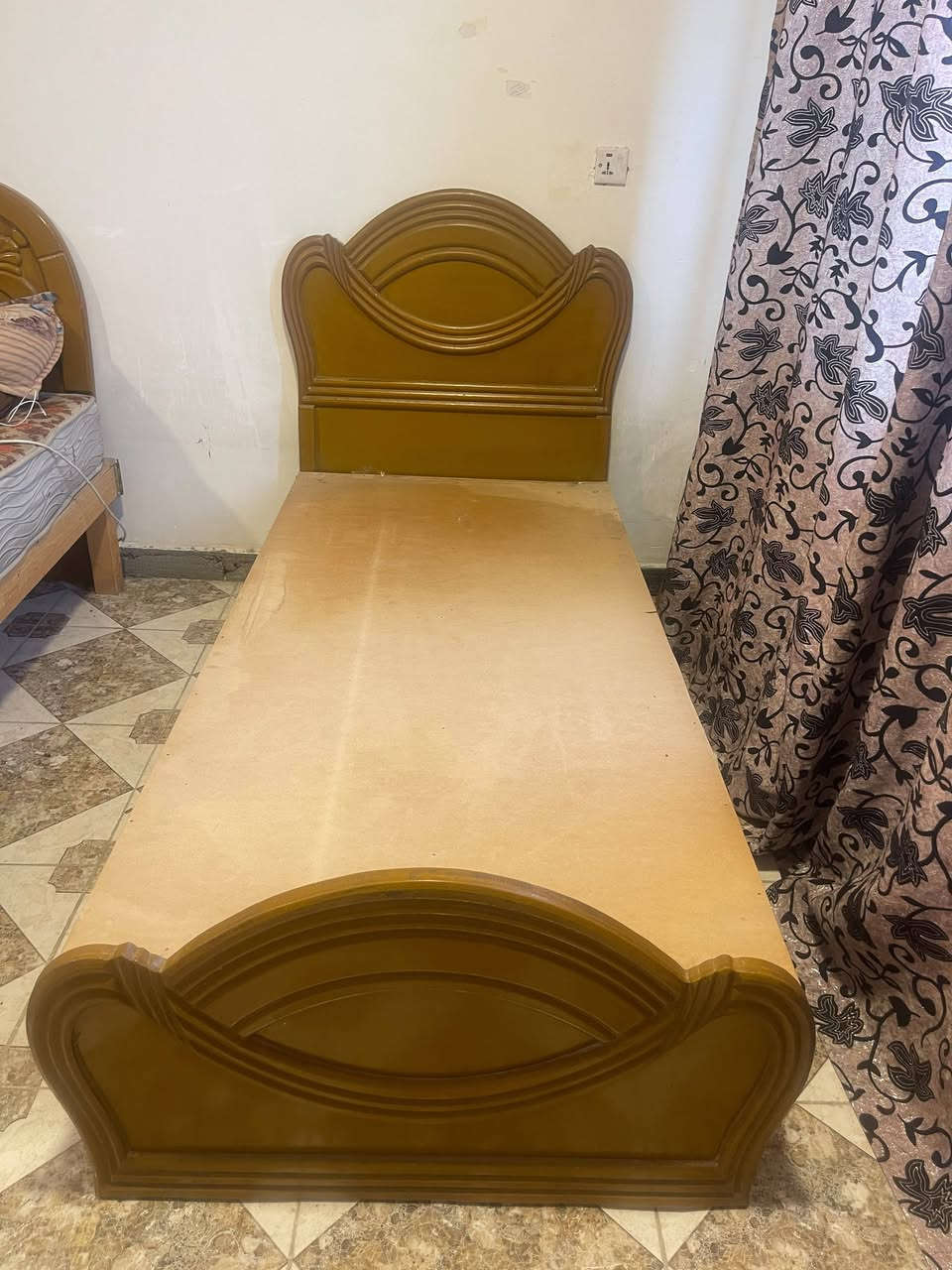 سلام عليكم عندي غرفه نضيفه كنتور وجرابي ثنين للبيع مكاني نجف. شارع المجمعات
*********** واتساب
