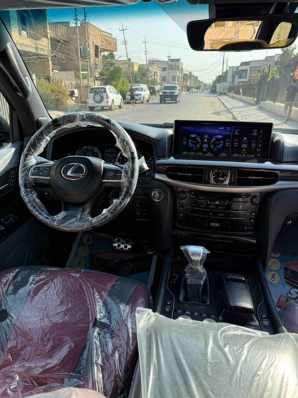 لاندكروز لكزز 2021 كفاله 
بسعر مناسب ونقد 
تحويل شرط باسمي 
في بغداد السعر 635 مجال بسيط 
*********** 
مراوس بسياره اقل لان محتاج مبلغ بغداد, العراق
