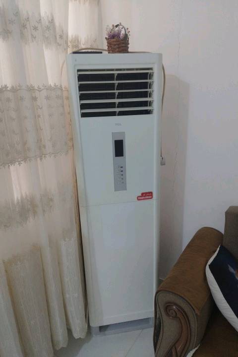 سبلت نوع  TCL للبيع شغال عوزه غاز فقط /2.طن  عامودي نوع الغاز R22
ممكن تذكرلنا مكان السبلت/المعاينة بالضبط بأي منطقة ومحافظة؟: 
محافظة ذي قار الناصريه منطقه الحبيلية 
معاه الريموت والملحقات كاملة لو أكو شي ناقص؟: 
كلشي موجود 
البيع يشمل الفك والنقل لو المشتري يتكفل بيهن؟: 
النقل والفك على المشتري 
السعر نهائي لو بيه مجال للمساومة؟ وشو سبب البيع؟: 
بي مجال 