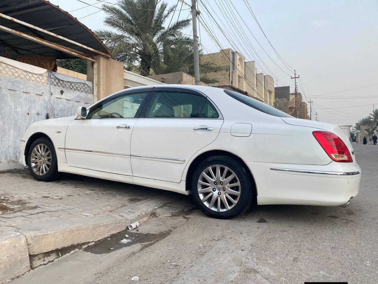 TOYOTA CROWN MAJESTA
للبيع تيوتا ماجستا.

رقم كركوك انكليزي تسجيل جديد  شرط المداور ثاني يوم 

السياره فول مواصفات 5 دكم
  
✅ محركها V8 الحجم 4300.

✅ كشنات بيجي  

✅ تبريد امامي خلفي3قطع.

✅ اربع كشنات كهرباء.

✅ 3برده خلفيه وجانبيه كهرباء اصليه.

✅ 6بصمات ابواب+بصمة تشغيل+ صندوك شفط 

✅ كشنات خزن ميموري.

✅ كامره خلفيه 

✅ ثلاجة

✅ مري ترحيب عند الاقتراب.

✅ ستيرن كهربائي

✅ مري كهرباء.

✅ تحكم ستيرن+كروز تثبيت سرعه.

✅ جنطه جكات كهرباء شفط.

✅ سياره مال جناي 
 وباقي المواصفات المعروفه لل5دكم.

والسياره جاهزه على اخر حبايه.

العنوان كربلاء 

السعر.175 وبيها مجال 

***********
