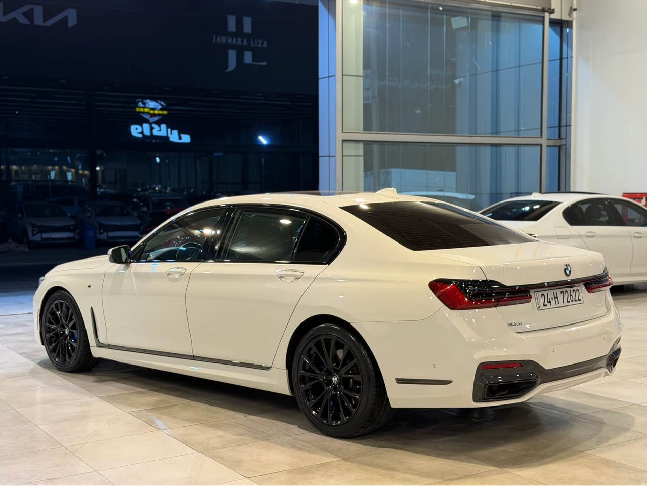 BMW 740M LI
2022 individual فول فول 
لايتات زينون ليد متحرك 
حساس امامي خلفي جانبي 
رادار امامي جانبي 
بانوراما
 سقف روزرايز  
سقف شاموا 
داخل احمر بيلاد اندفيجول 
كشنات تبريد تدفئة 
تشغيل عن بعد 
بردات جانبي خلفي
هيكل بيلاد M 
باب طويل 
ابواب و صندوق شفط 
سيارة غنية عن تعريف يعني فول فول 
سيارة ٢ قطعة جانبي صبغ بدون ارباك 
خلف و بجم كبس 
مكان سيارة اربيل 
٣٦٥$
*********** وتس اب
*********** أربيل, العراق
