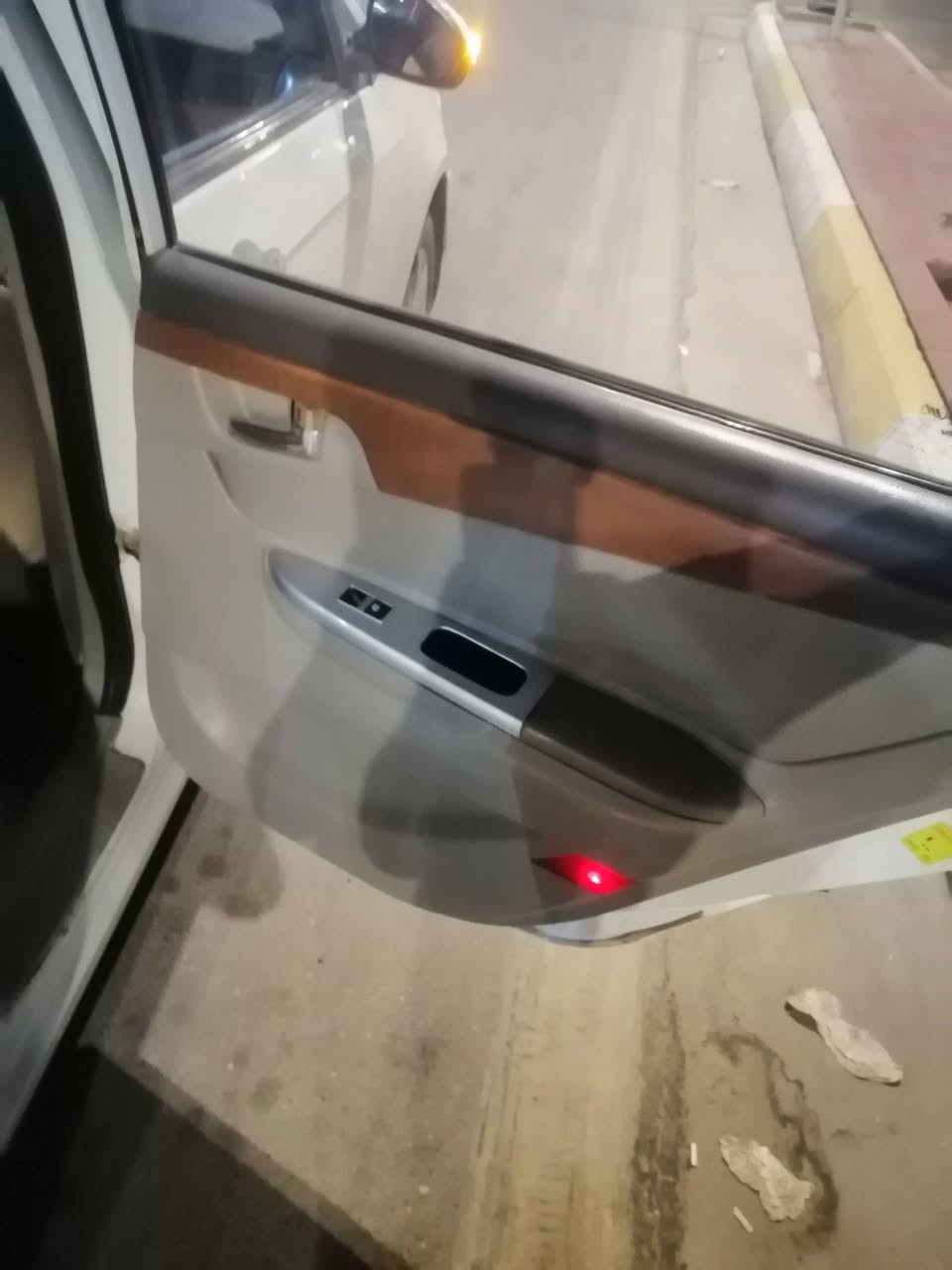 السلام عليكم ليفان 620 للبيع كلها بلاد وكفاله عامه ماناقصها شي ويل كب 4 شاشه حساسات تبريد ثلج رقم انكليزي السعر 52 وبيها مجال ***********
