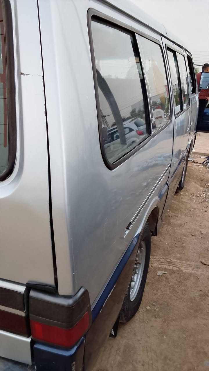 كيا بسته موديل ١٩٩٤ سياره شواصي الكدام كفاله كير مكيه مشط بور اكسل كفاله حداديه جديده مصبوغه عام فرن درجه اوله على الحديد بدون ضربه سنويتها لسنة ٢٩ شهر الثاني السعر ٤٥ وبي مجال قليل  للستفسار ***********
