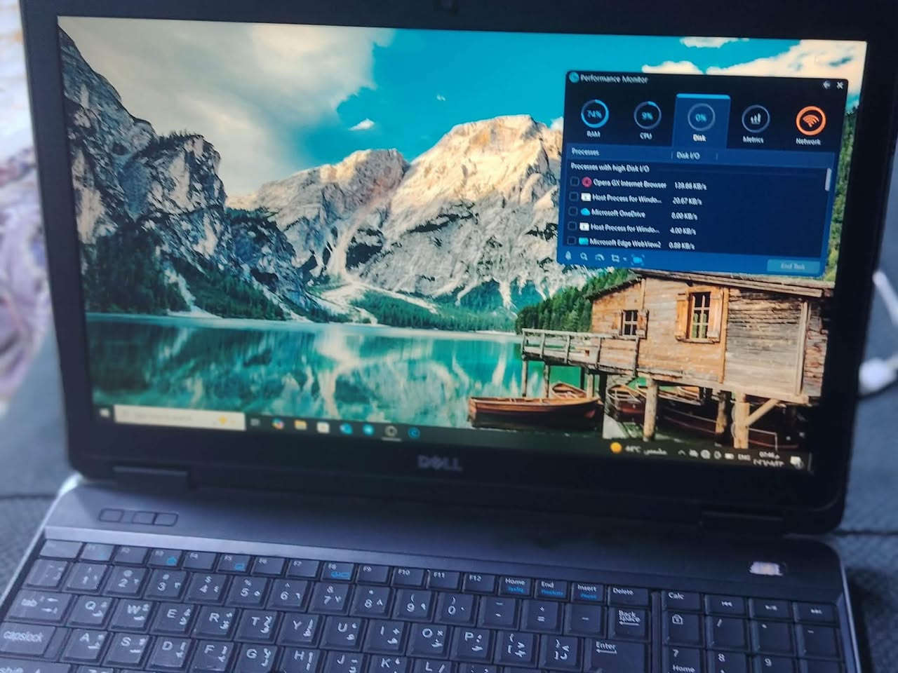 لابتوب Dell Latitude E6540 للبيع
المواصفات:
​الموديل: Dell Latitude E6540
​المعالج: Intel Core i5-4310M @ 2.70GHz
​الذاكرة العشوائية (RAM): 4 GB DDR3
​التخزين: 500 GB (HDD TOSHIBA)
​كرت الشاشة: Intel HD Graphics 4600
​نظام التشغيل: Windows (64-bit)
​المميزات والأداء:
​جهاز عملي ومتين جداً من فئة Latitude المعروفة بقوة التحمل.
​ممتاز للدراسة، التصفح، الأعمال المكتبية، ومتابعة الفيديوهات.
​الشاشة بحجم كبير ومناسبة للعمل الطويل.
​السعر: [150]وبيه مجال بسيط
المكان: [بغداد حي اور]
​للتواصل والاستفسار، يرجى المراسلة على الخاص أو الاتصال على الرقم: [***********].واتساب
