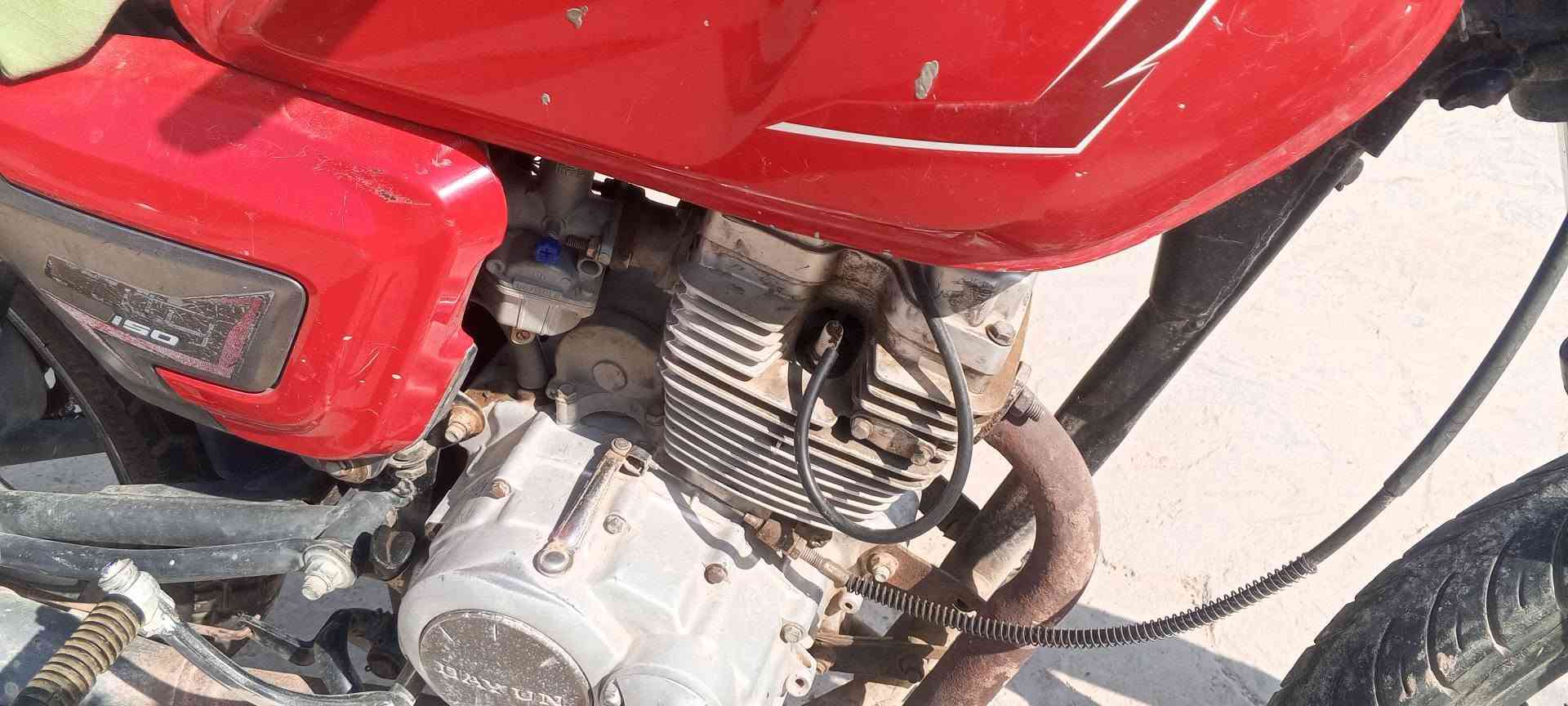 دراجه محرك ستوته نظيف 
تواير ويل كب دراجه مشيه حلو 
وراق سعره 350عنوان كوت شارع نفط 
***********مامتواجد فيس
