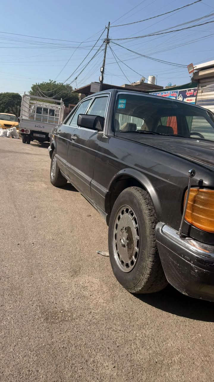 اخوان سلام عليكم مارسيدس رئاسي حجم 300SEL  موديل 1986 بغداد انكليزي بأسمي سنويه وهزه جدد سياره عل البلاد مكينتها وكير خيرمن الله تبربد ثلج صدر امامي خلفي جديد تخم تاير جاهزه للأخير ربع ماعايزه تراي صاروخ  رش عام جماليه ماببها اي ضرر ولاخياس ولاضربه قواعد كلهن سليمات السعر43 وببها مجاال شي بسيط  بغداد االعبيدي  واتساب ***********

