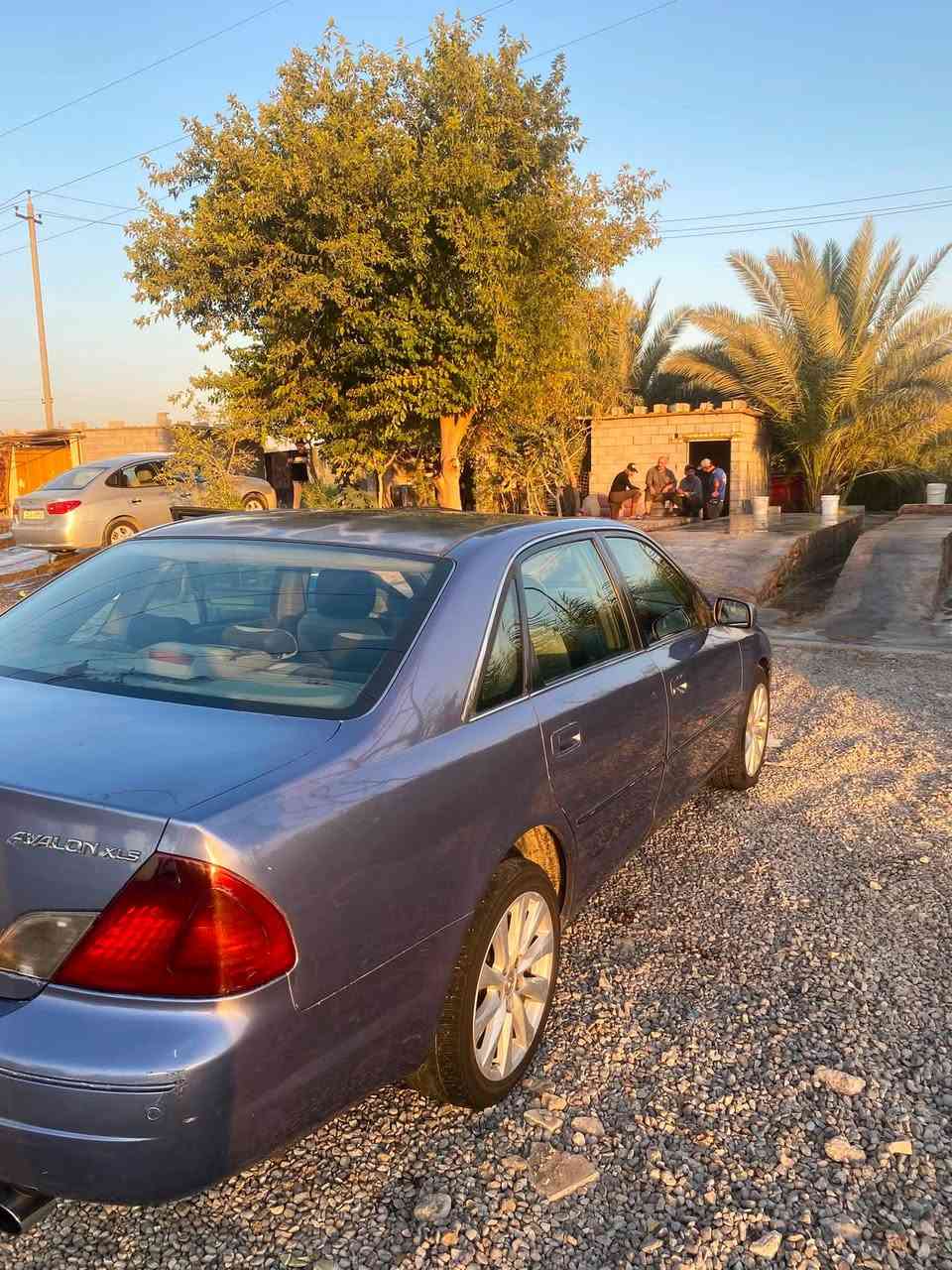 السلام عليكم
افلون موديل ٢٠٠٠ رقم دهوك تحويل مباشر 
السيارة جاهزة كير ومكينة كفالة السيارة بيها طخة بسيطة باب خلف السايق والمرلغ الامامي تبديل صبغ السيارة حزام بدون اي داخل لغود شواصي تكم حوض كفالة 
السعر ٥٢ ورقة ومجالها كلش بسيط *********** 
مكان السيارة ديالى بعقوبة
