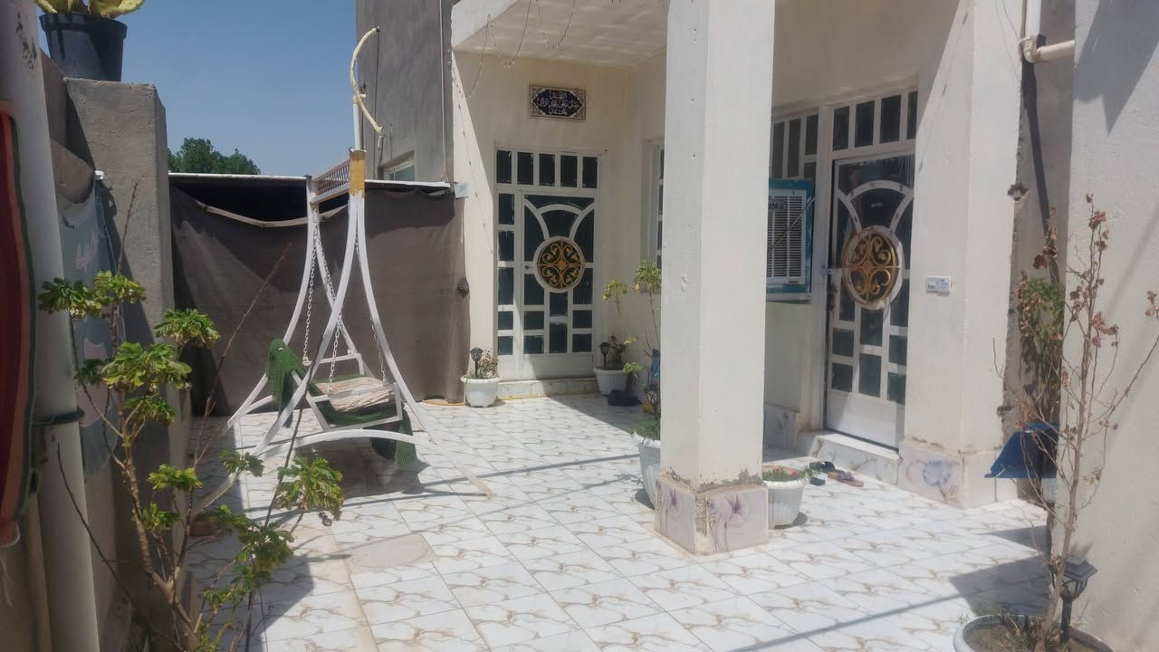 بسم لله الرحمن الرحيم
الديوانيه 
بيت طابو زراعي ال بو جاسم خلف شارع جامع الجوادين بين الحضاره وشارع الوكفه شارع المولد مال عقيل يم محل ابو ناجي . بيت طابوق من ساسه لراسه ركن المساحه ٢٥٠ 
يحتوي على ٢غرف ٥×٤ +صاله ١٠×٤ +مطبخ ٥×٤ + ستقبال ٤×٧ +صحيات داخليه وخارجيه +ممر عرض  ٢متر +منور عرض ١ متر +بيتونه ٣×٤+ سطح شتايكر جديد مال العام +ارضيت البيت بورسلاين واخيراً كهربايات البيت والماء جديد 

***********
