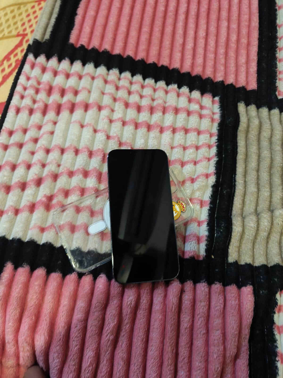 السلام عليكم آيفون 13برو ماكس  جهاز نضافه كلش حلوه ذاكرته 256 نموذج m الجهاز مستبدل شاشه وكامره والكامره مالته البورتريه بيها غواش فقط السعر 450قفل قفل قفل بدون عمله والي راسلني يعامل احضره كبل تواصل واتساب ***********
