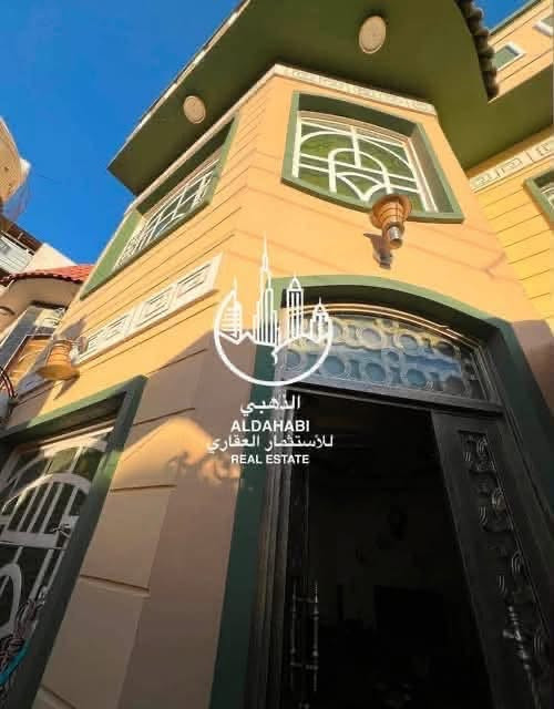 بيت طابقين للبيع في الخضراء البيت حديث ونظيف جداً
.
جنس العقار / طابو ملك صرف باسم شخص واحد 
مساحة البيت 153 متر 

مواصفات البيت / يحتوي اربع غرف منام بالإضافة الى صاله ، استقبال ، مطبخ ، صحيات ، كراج ، حديقة 
.
السعر 500 مليون 
.
للمعلومات اكثر 

الاتصال على الرقم الموضح ***********
او زيارة موقعنا 
البصره _ شارع عام حي الزهراء _ قرب مستشفى النفط 
الذهبي للاستثمار العقاري
مجاز قانونياً
