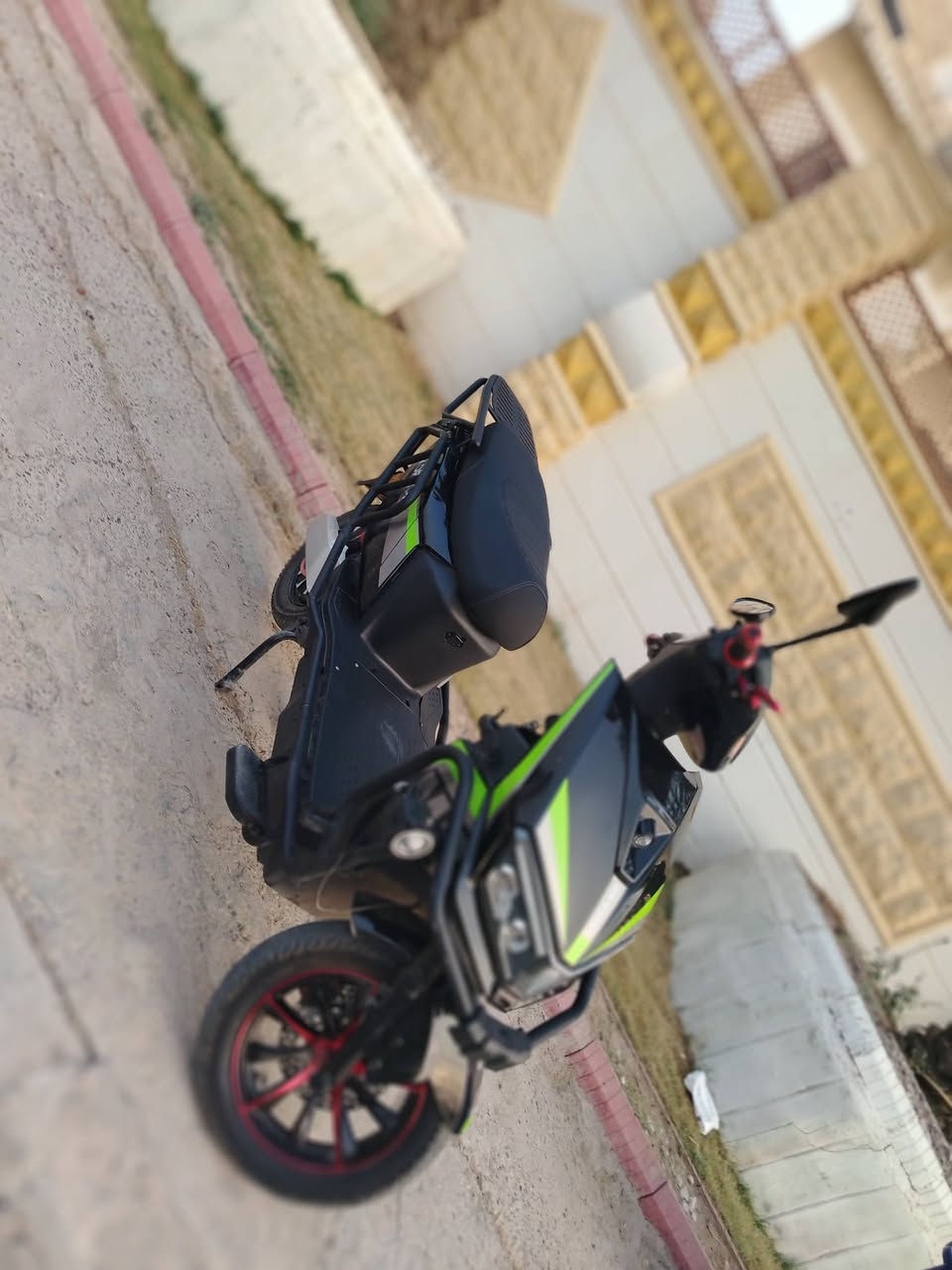 سلام عليكم
دارجه سكنس مديل 26
6بطريات32امبير
ملف 3000 W
بلوتوث صوت عالي
جديدة صارلها شهر من اشتريتها وصل موجود
سعر 900الف وبيها مجال قليل 
رقمي ***********

