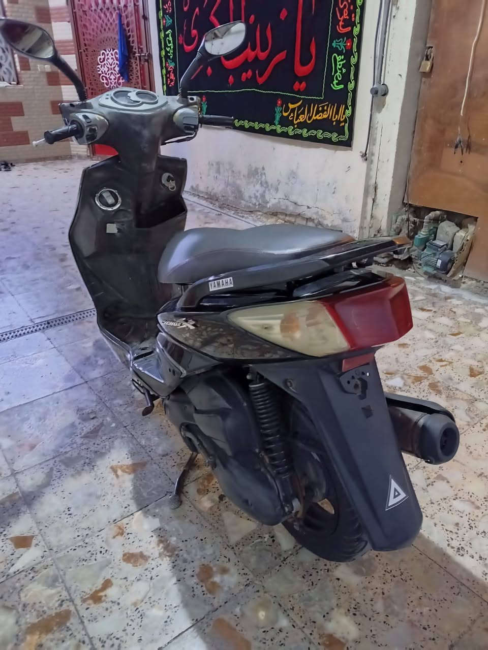السلام عليكم
دراجة سكنس فحل ياباني جديدة 
سرعة 140  نوزل خطين عداد كتروني شغال 
قبق بانزين نفخ ستاند كهرباي حساس 
وراقها ابسمي دراجة خير من الله 
شراي يتصل ***********
شرط جيب فيتر وتعال فحص براحتك
