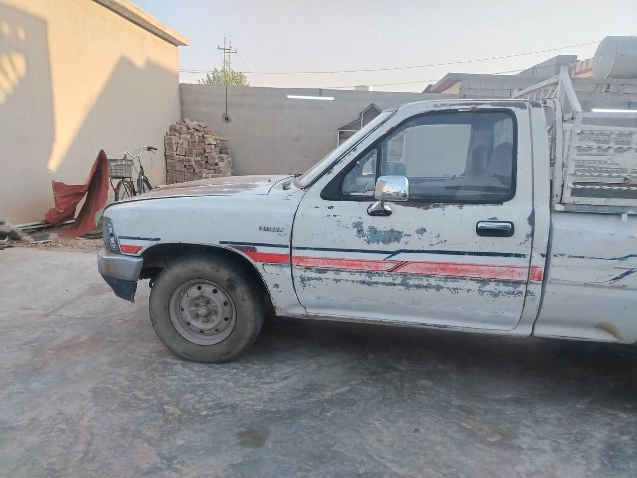 السلام عليكم
سيارة للبيع او مراوس حسب القناعة
 بيكم تويوتا موديل 90
محرك تويوتا بالشرط لاصرف ولابخار  گير بالشرط اكسل بالشرط
صدر بالشرط
مابيه اي خياس 
بطاقة بانزين بية
شرط التحويل
مكانة كركوك قضاء الحويجة 
سعره 30 وبية مجال قليل
لاتصال ***********
