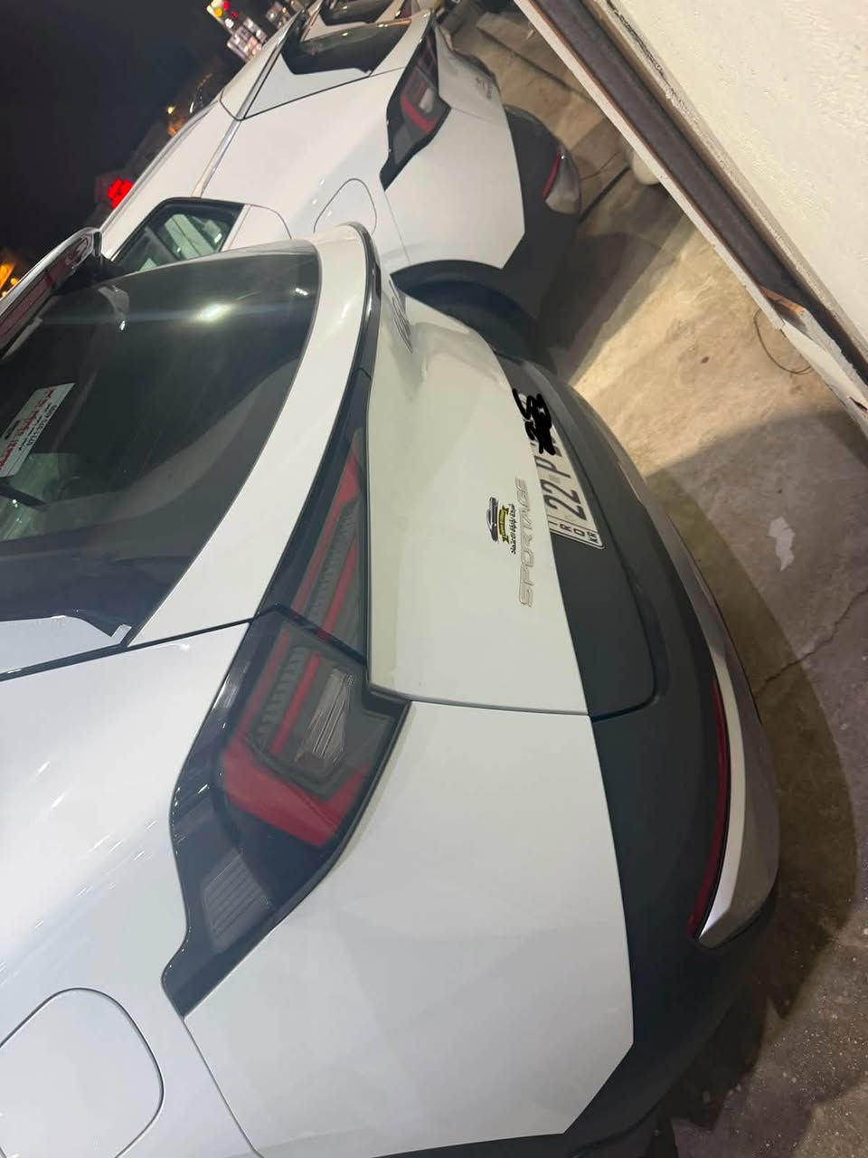 سبورتج موديل 2026 محرك 2000 سيارة فول مواصفات زيرو رقمها اربيل بأسمي السعر 258 وبيها مجال العنوان شارع الكفاح مجاور ساحة السباع للاستفسار على الرقم *********** صاحب السيارة
