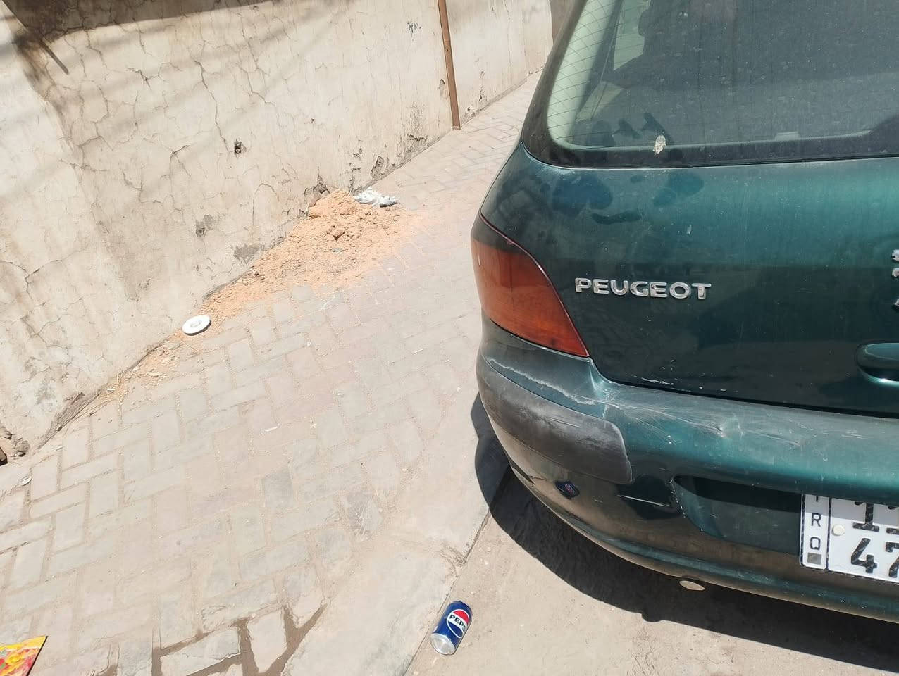 بيجو 307 فرنسي موديل 2004 محرك جيد كير جديد بس يرادله براد دهن تخم تاير باتري فيت بم كلهن جدد  والشكل مثل الصورة السيارة مكانهه كرادة  السعر 40 ورقه
***********
انا مكلف بالنشر الاتصال مع صاحب السيارة

