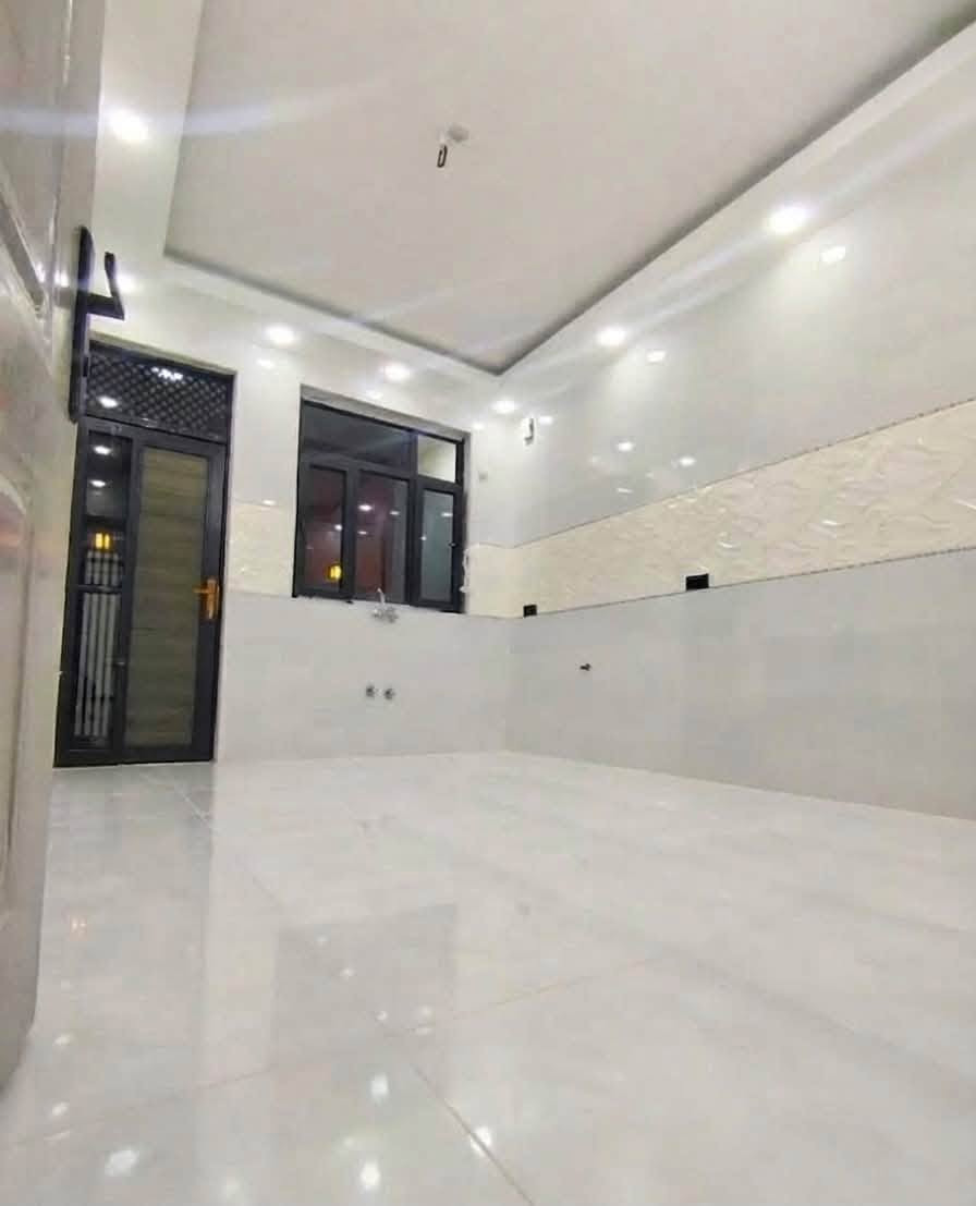 مساحه 150 متر طابو زراعي سند 25 شرط التحويل
يحتوي ( 4 غرف نوم كبار  + صاله + ستقبال + صحيات غربي وشرقي ) كامل خدمات البيت زيرو جديد واحد عله واحد  موقعه دور الزراعه وبلعافيه لليصير من نصيبه 

للاستفسار ***********
