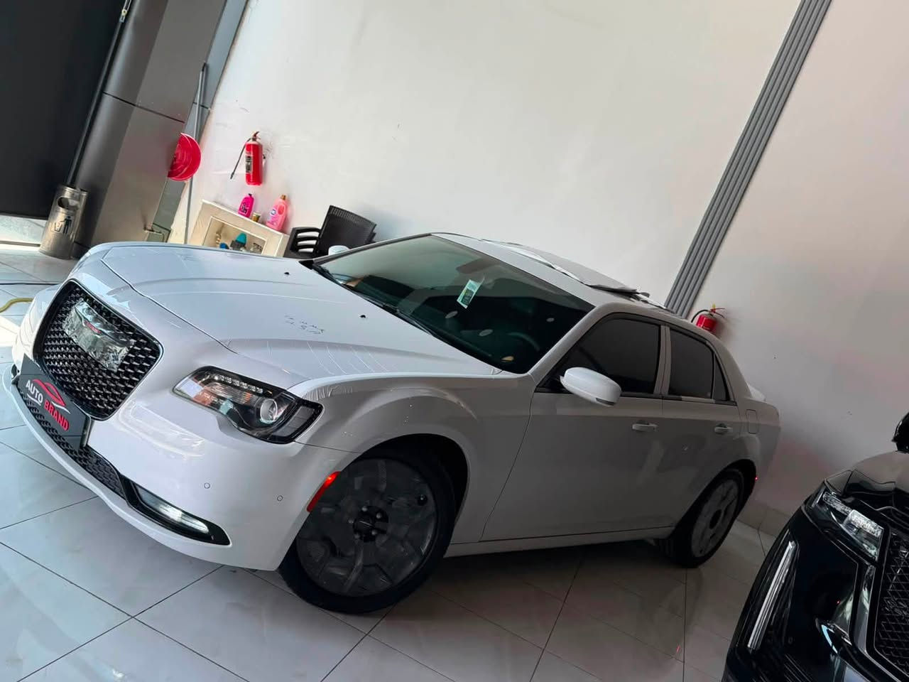 السلام عليكم
اوباما 2023 فئة S300 كلين تايتل كفاله عامة حتى دعاميات  السيارة حيل حلوه وجديدة 

المواصفات 
بانوراما 
شاشه 
بصمة 
حساس امامي 
حساس خلفي 
رادار جانبي 
نقطة عمياء 
شفتات ستيرن 
كشنات تدفئة 
تشغيل عن بعد 
دمام 

وباقي مواصفات ل S المعروفه رقم دهوك بأسمي تحويل ثاني يوم 

مكان السياره / اربيل شارع 40 

للاتصال
***********
***********
