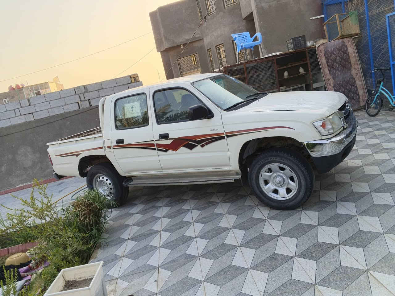 سلام عليكم للبيع فقط بيكم موديل 2005 سعودي اصل ادوات بدون رقم السعر 48 وبيه مجال بسيط جدا ملاحظه الفور ويل ملغي ومبدل مكينه جمره كير ومكينه شرط تبريد مو شغال الاستفسار ‏‪***********‬‏
