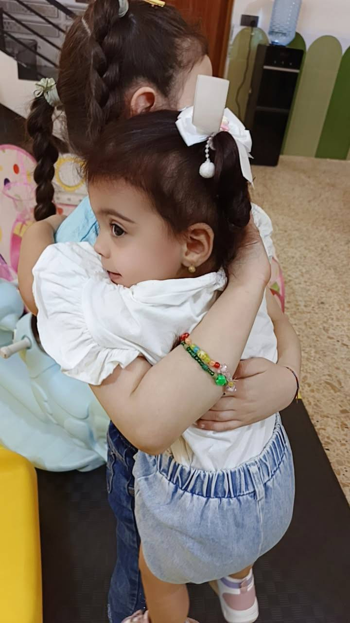 ضحكات أطفالنا الحلوين تملأ روضة الفجر فرحًا وحياة 💕🌸
هنا اللعب، والمرح، والتعلّم بكل حب 🥰
📍 الموقع: الدورة – البوعيثة – شواطئ دجلة – فرع زنود الست الحمداني
📞 ***********
📞 ***********
