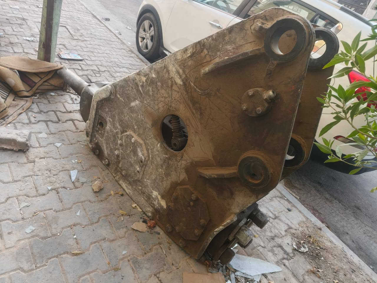 السلام عليكم يا قار للبيع نظيف بالنجف مكان قبل عالشغل بس ببدلات واشرات حجم عشره ***********
