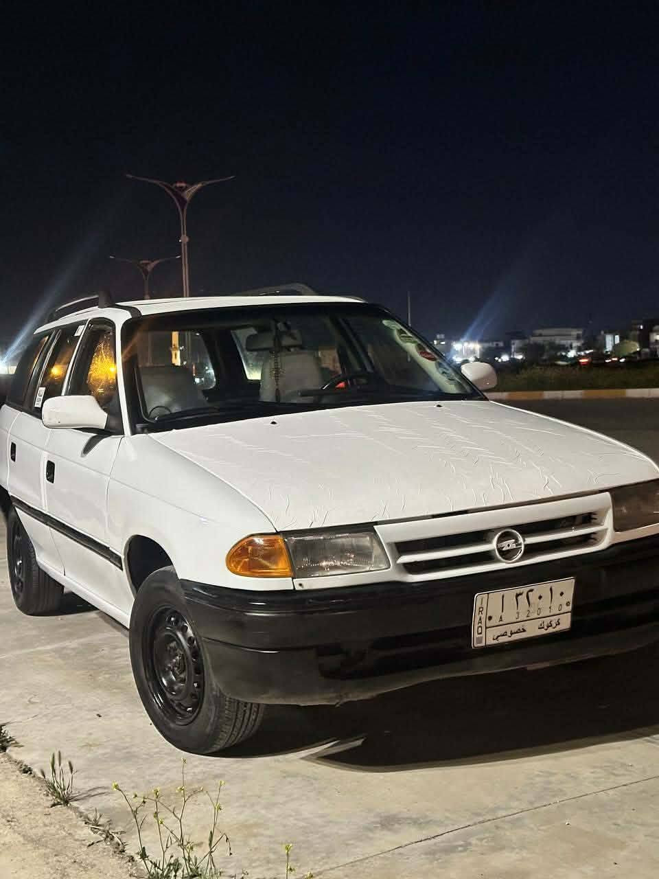 اوبل استرا ستیشن مودیل 1993 محرك 16 ، بطاقە بنزین موجود کیر محرك تحویل بشرط 33 مجال رقم *********** كركوك, العراق

