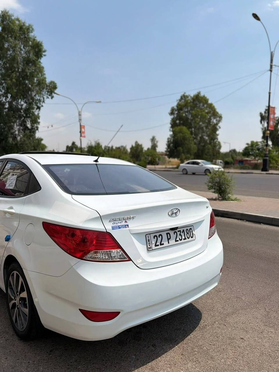 🚘اكسنت مضلع
🚘 لون: أبيض
🚘حالة: فول مواصفات + فتحة سقف موصفات ابلو 
🚘 السيارة نظيفة بدون صبغ 
🚘 محرك وگير بحالة ممتازة ✅
🚘 كير شرط 
🚘 محرك 16 شرط
🚘 سيارة بسمي شرط التحويل
🚘 تبريد ثلج 
🚘 ويل كروم
🚘 موديل 2014 
🚘 إشارات بالمري
 🚘  رقم أربيل جديد 
🚘 ماشية 75 الف
الشراي يتصل على الرقم
***********
📌 سيارة جاهزة بدون أي مصاريف إضافية
