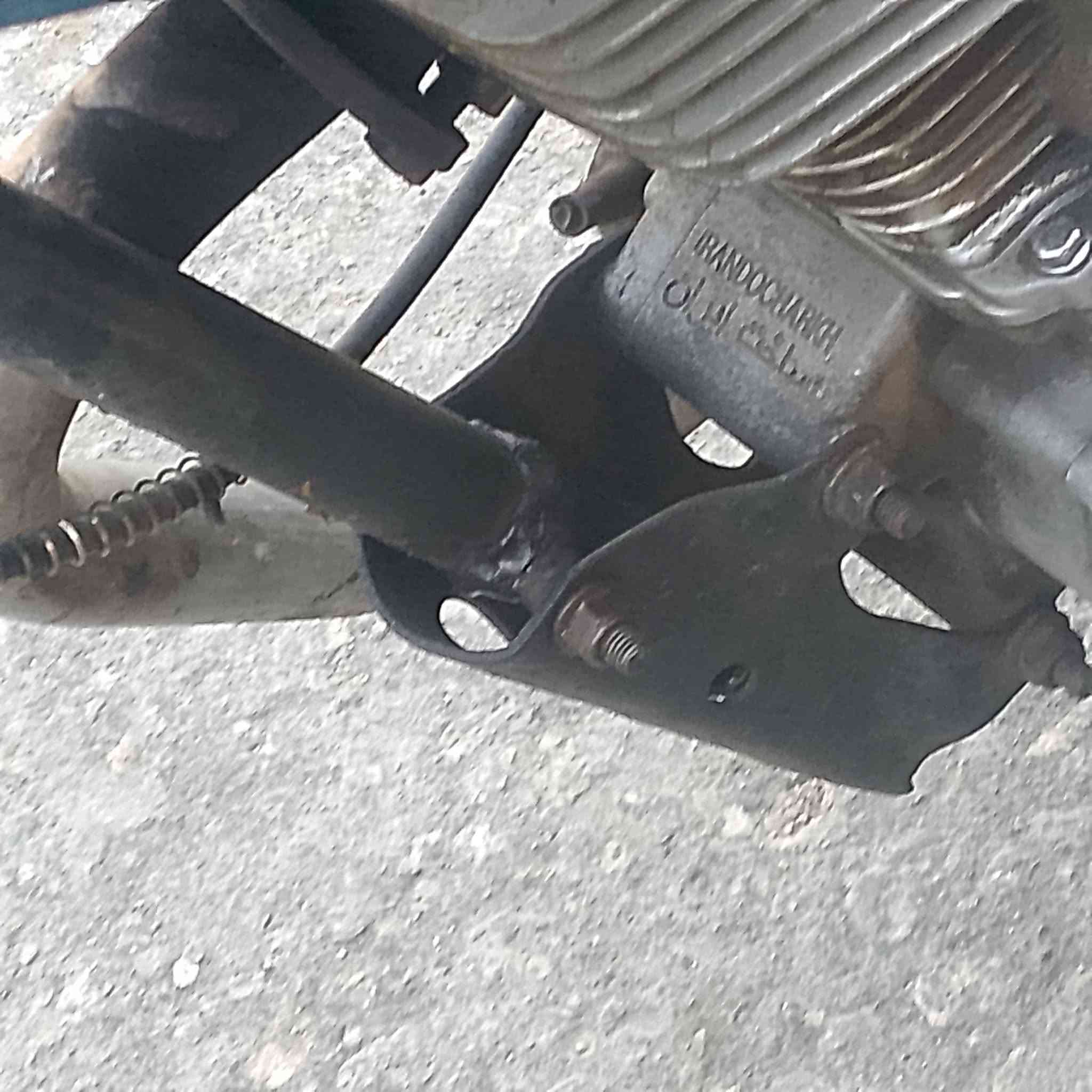 دراجه كلك لبيع فقط الشاصي ملحوم قدام المحرك وذب دهان قليل  سعر قفل 225 وبي مجال الاستفسار ***********
