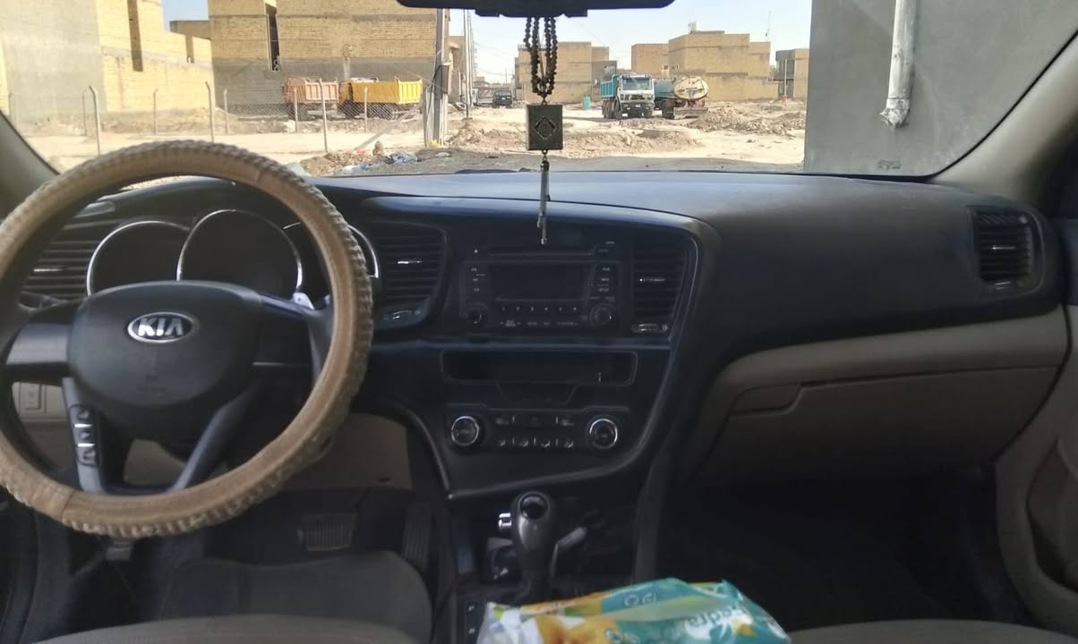 السلام عليكم 
سياره اوبتيما 
موديل 2013
وارد خليجي 
مكينه 2000 دوش 
تبريد جاهز 
حداديه جاهزه 
مكان ناصريه 
بإسمي مداور بأي وقت 
السنوية والرقم جديد
بيه بس غطاء الجنطة مبدل 
السعر 110
لتواصل ***********
