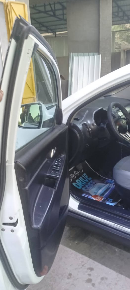 السلام عليكم سبورتج خليجي14 بيها بنيد صبغ وربع جاملغ يمين ويسار بي شبر جان تكحيل بي محلو وراعيها صابغها ونطاني صور قبل الصبغ وسونار موجود سياره جاهزه كير محرك تبريد صدر تخم تاير سعر 115 ومستعجل عل بيع مكان سياره هيت شراي يتصل ***********

