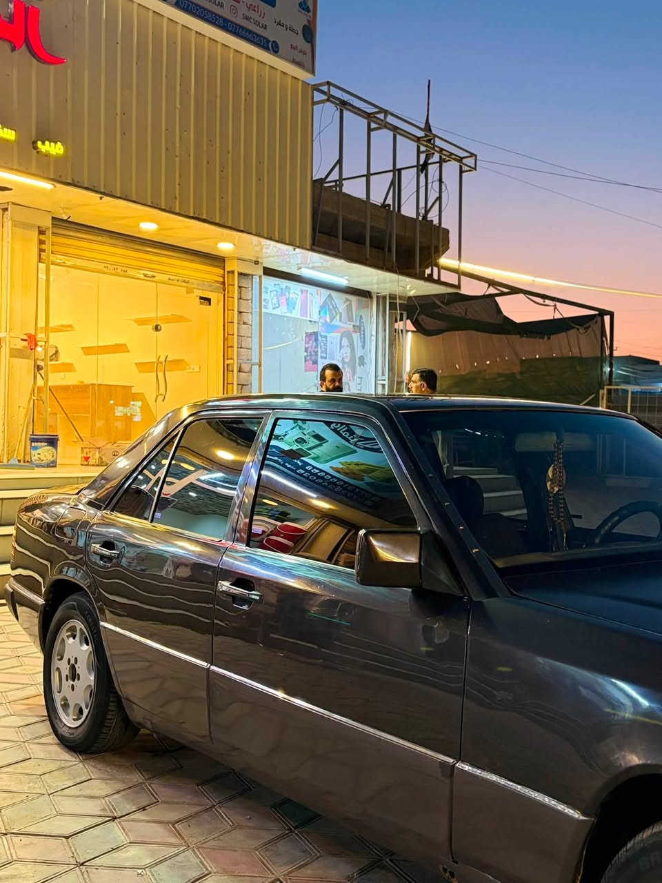 مارسدس دب 300 موديل 90 محور بطة
كير محرك شرط
صدر جديد باتري جديد كهربائيات كاملة 
تبريد ثلاجة
سيارة الحمدلله والشكر متفشل وقوية حيل واكثرهه بلادية 
بيهه بداية چلح بالقمارة خفيف كلش 
بيهه نواقص حيل قليلة يتطلع عليهه المشتري 
سعرهه 50 وبيهه مجال 
رقم صلاح الدين دولي شرط التحويل 
مكانها تكريت 
*********** 
البيع فقط
