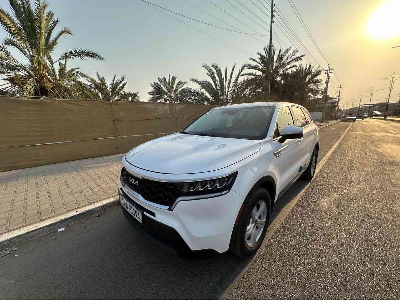 سورينتو ٢٠٢٢ ابيض AWD
مواصفات LX: رادار، مانع اصطدام، ستيرن هزاز، اطفاء ذاتي، ٥ أنظمة قيادة، كاميرا ٣٦٠، ٧ راكب، محرك ٢٥٠٠ تنفس طبيعي. (بدون تيربو)
حادث طرف دعامية، بچم كبس ، ايرباك سليم، بدون فتح او تبديل، (الدعامية البلادية على السيارة) السيارة ليبل واحد ماشية ٥٤ الف ميل، رقم بصرة تحويل. 
الارضية مغلفة جلد عند دوشمة ارشيد بالتجاري
*********** البصرة, العراق
