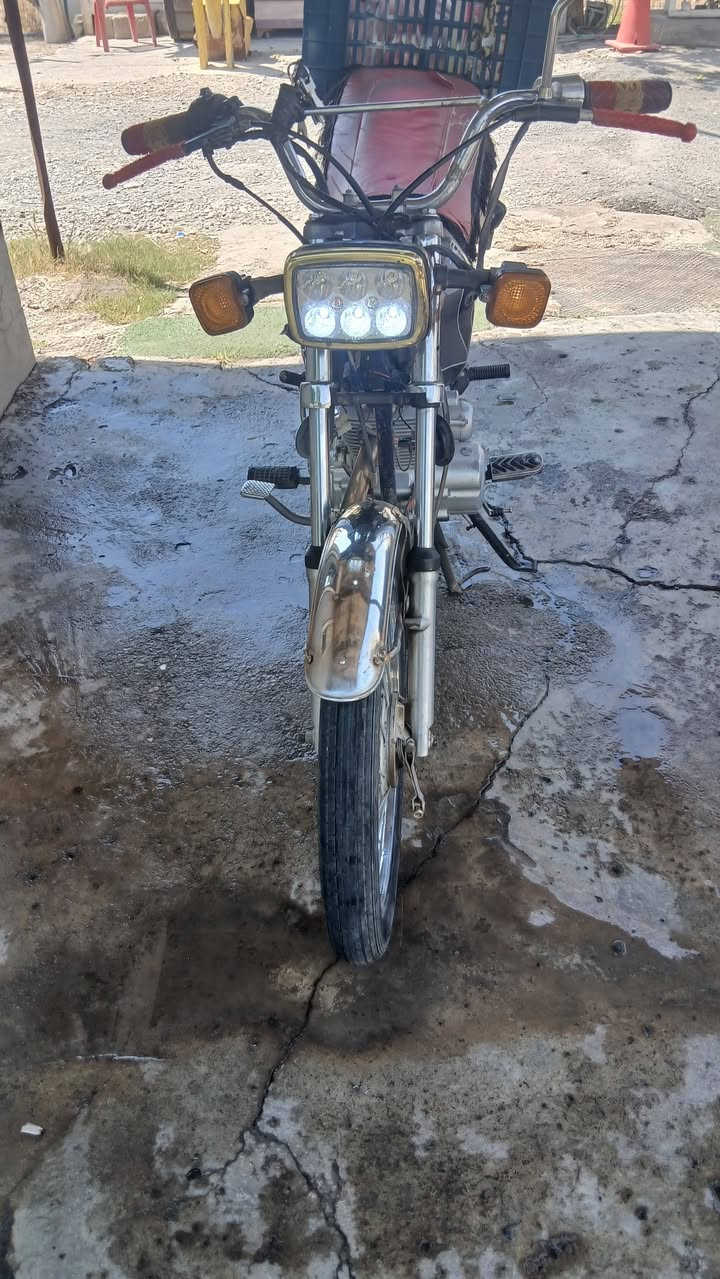 ساڤین پێنج گێر زۆر پاکە مەکینەی نەکرایتەوە مەنەفێستە 2023کارەبای هەموی کاردەکات تایەکانی نوێیە کل شغال سحر 420000هەزار  مەکینە 150رەقەم واتس ئاپ ***********ئەگەر موشتەری نیت بێزارم مەکە.
