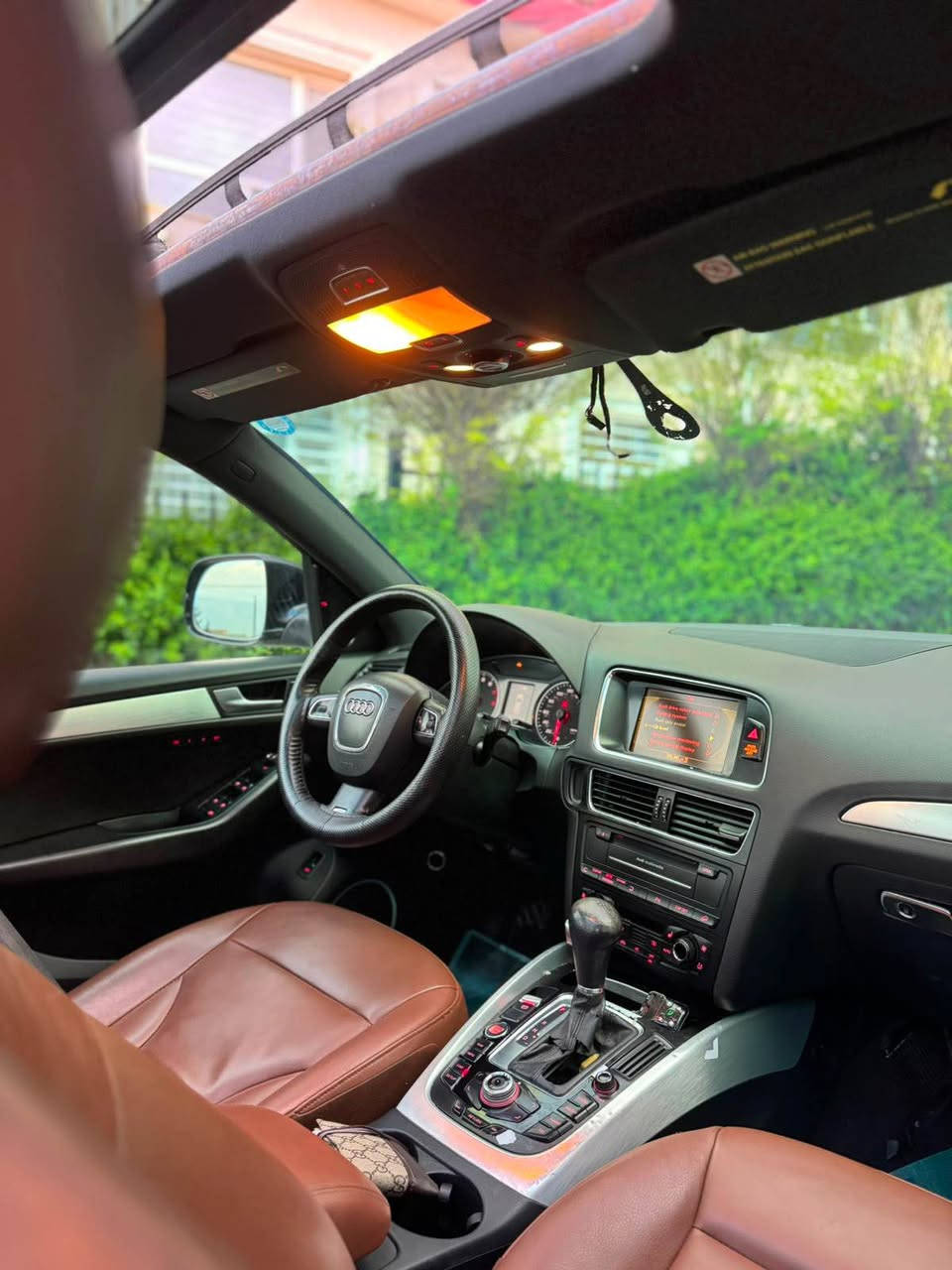 Audi Q5 S_line quattro v6 2010
***********
‎پانۆراما بەسمە برێک بەسمە تەبرید دووزۆن کوشن جلد کوشن هیتەر کوشن کارەبا سەلاجە جێپەرداخ ساردوو گەرم حاسە کامێرا تەحدید سورعەسنوق جەک سوکان ڤۆلیۆم تەلەفون راداری ئاوێنە دەبل ئەکسل ویل و تایەی لۆک 
‎گێڕو مەکینە بە شەرتی سەوت بوخار دوکەل کرانەوە 
‎پارچەیەک و پەلەیەکی هەهە بێناو بێ ئێرباگ بێ مەعجوون 
‎نرخی خوار بازار ٩٨ گەلەو معامەلەیەکی زۆر کەم
٠۷۷۱۲٦٦۲٠٠۱ السليمانية, العراق
