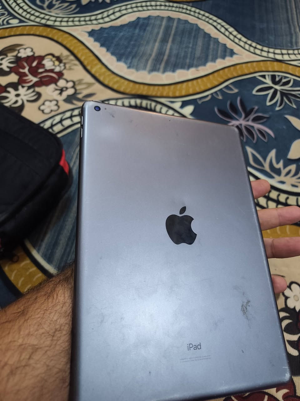 ايباد 7 ذاكره 32 بطاريته تعبانه البصمه ما تعمل يعني مبدل كلاس لمس كل شيء ما بيه كله شغال سعر الجهاز 100 اي استفسار او اتصال او واتساب***********
