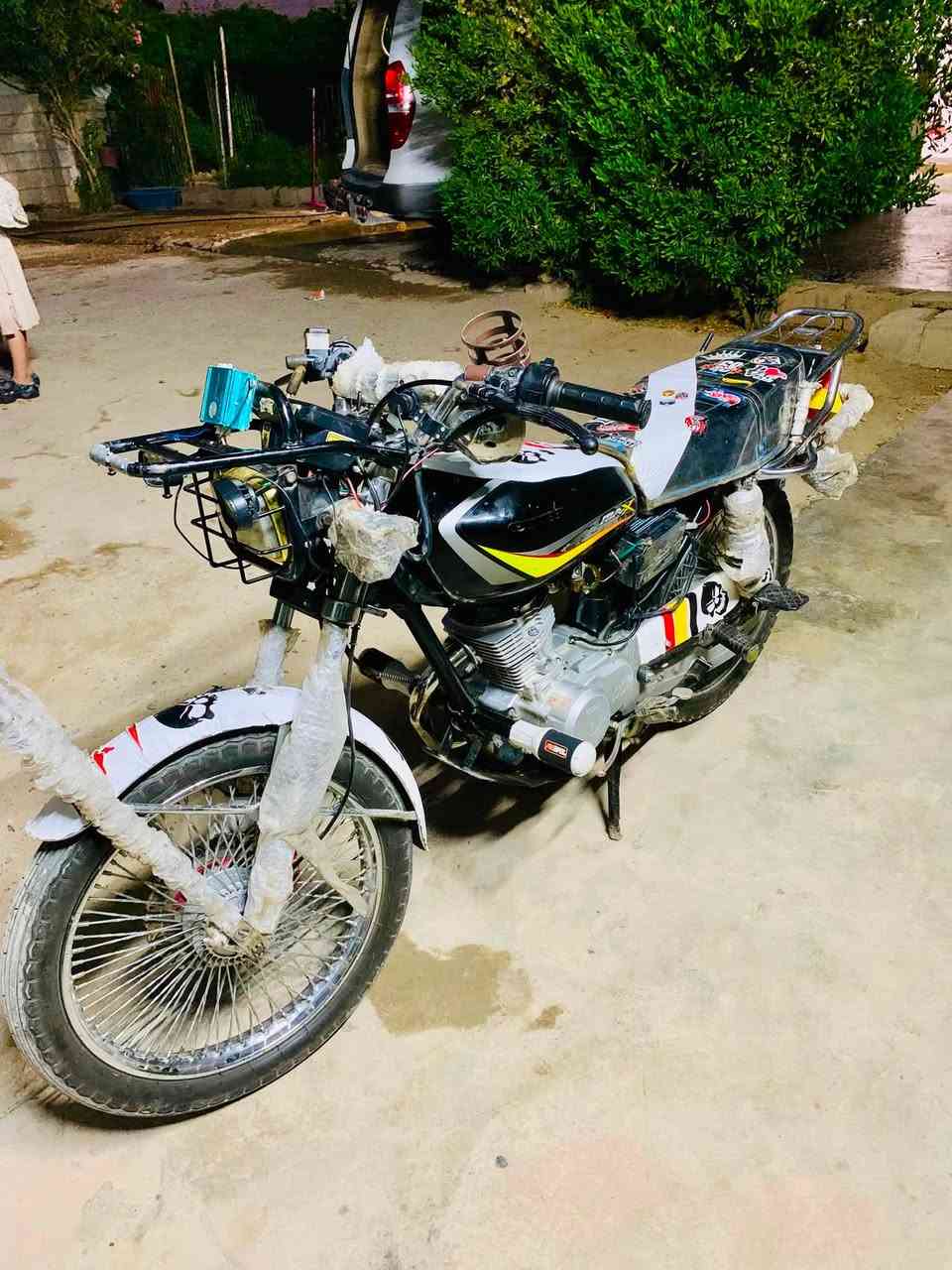 سلام عليكم دراجه للبيع موديل 24 فول نضافه محرك نضيف مبدل ولف فقط سعر 580 بي مجال لشراي جماعه 500 لاتجون رقم ***********
