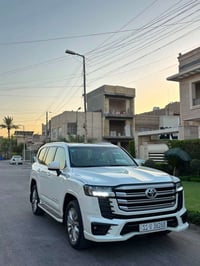 تويوتا لاندكروز GXR ساز. موديل 2023 تنفس طبيعي. ماشية (72,000km) فقط. ...