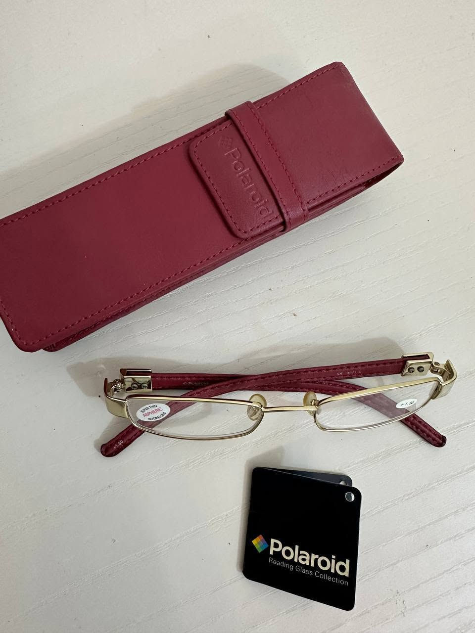 نظارات طبية للقراءة إيطالية أصلية (Polaroid و CentroStyle)، موديلات متنوعة وبدرجات مختلفة، جديدة مع حافظتها.
***********
واتساب او اتصال
نظارات طبية للقراءة إيطالية أصلية (Polaroid و CentroStyle)، موديلات متنوعة وبدرجات مختلفة، جديدة مع حافظتها.
