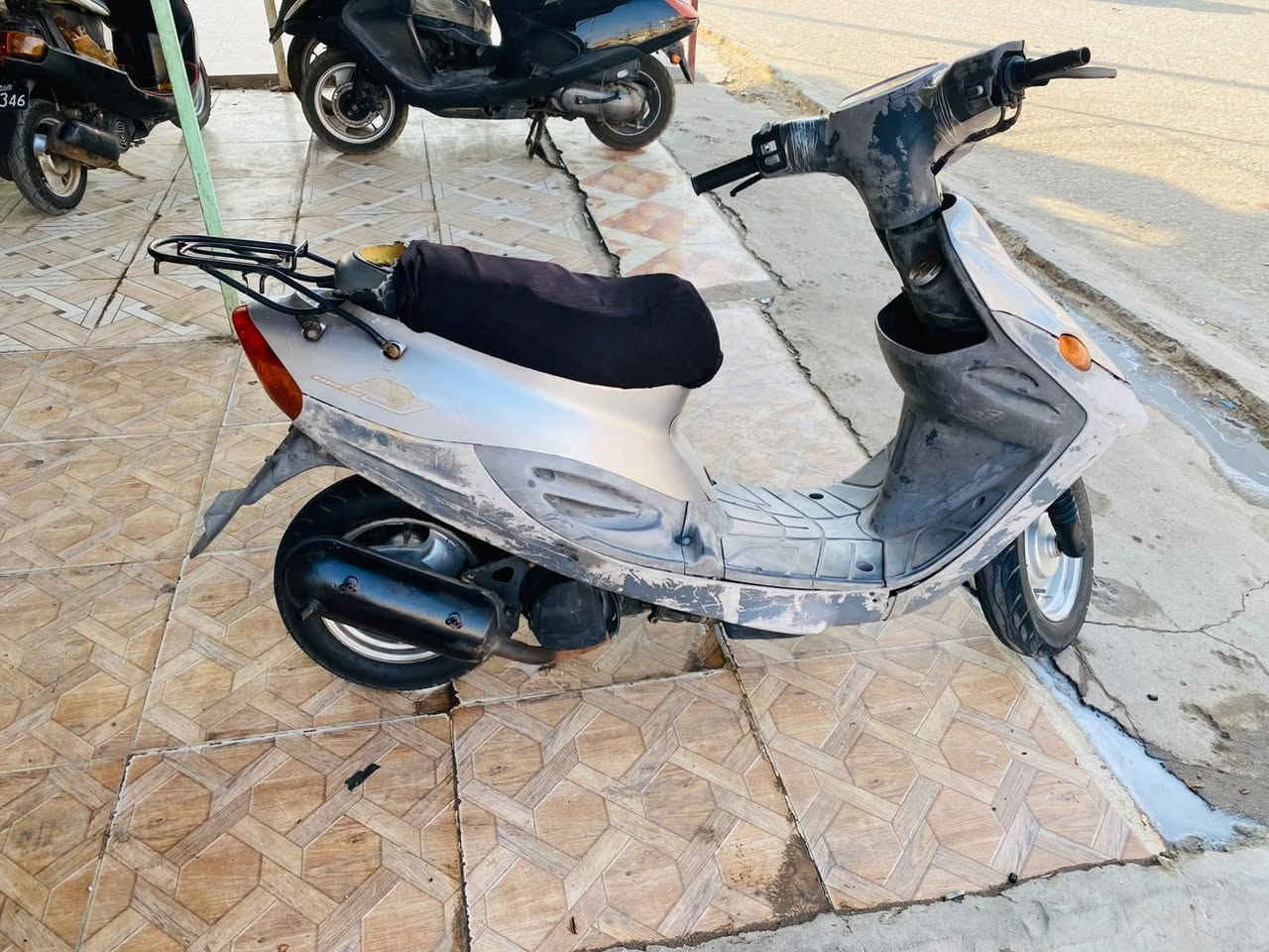 سلام عليكم دراجة يوماه للبيع بعده بل جيس كامله من طول لطول شلعه وسرعه فول أوراق السعر (450) وبيه مجال قليل الشراي يتصل ***********
