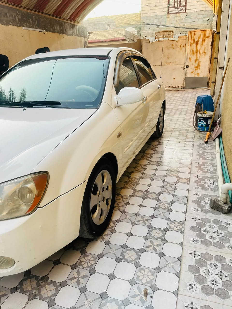 سلام عليكم سبكترا ٢٠٠٦ للبيع محرك ٢٠٠٠ رقم بغداد هزه وسنويه جديده  السياره حادثها جاملغ خلفي وبيها مكانات صبغ ابيع حزام سياره جاهزه تبريد شغال بيها نواقص بسيطه بلحداديه مكاني كربلاء السعر ٦٠ وليها مجال اتصال فقط ***********
