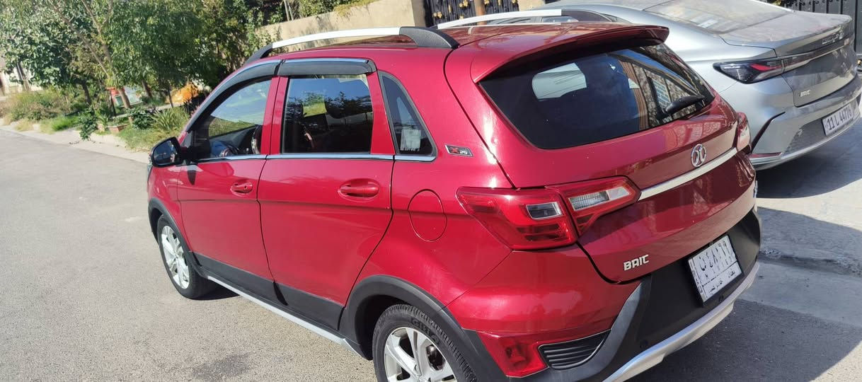 🚘 للبيع BAIC X25 موديل 2020
📍 الموقع: بغداد – حي الجهاد – منطقة الرفاق، قرب مدينة الألعاب
📌 رقم السيارة: بغداد
✅ السيارة حرة والتحويل ثاني يوم
🎨 اللون: أحمر
🛣️ الممشى: 17,000 كم فقط – قابل للزيادة
⚙️ المحرك: 1500 
✅ المكينة والگير ياباني ومكفولات
⚙️ گير أوتوماتيك 

المواصفات:
• شاشة لمس
• حساسات خلفية
• تحكم بالستيرن بوضعيتين
• إشارات بالمرايا
• مثبت سرعة
• تبريد فول
• كشنات جلد

🔧 السيارة عليها إدامة حديثة تشمل:
• تخم تايرات
• فلتر بنزين
• كلاص بنزين
• دبلات خلفية
• صدر كامل
• دسكات تخم شركة

✅ السيارة جاهزة من كل شيء، وافحصها وجربها بالمكان اللي يعجبك.
📸 الصور الحقيقية للسيارة موجودة بالإعلان.

💰  السعر:- 83 ورقة وبيه مجال 
💵 وبيها مجال مع المشتري الجاد والمعاين.

📞 للاتصال وواتساب:
***********
***********

⚠️ ملاحظة: إعادة الإعلان بسبب الوعود والحجوزات السابقة غير الجدية، لذلك الحجز فقط بعد الاتفاق الفعلي.
أهلاً وسهلاً بالجميع، والجاد يتفضل يتواصل.@الجميع بغداد, العراق
