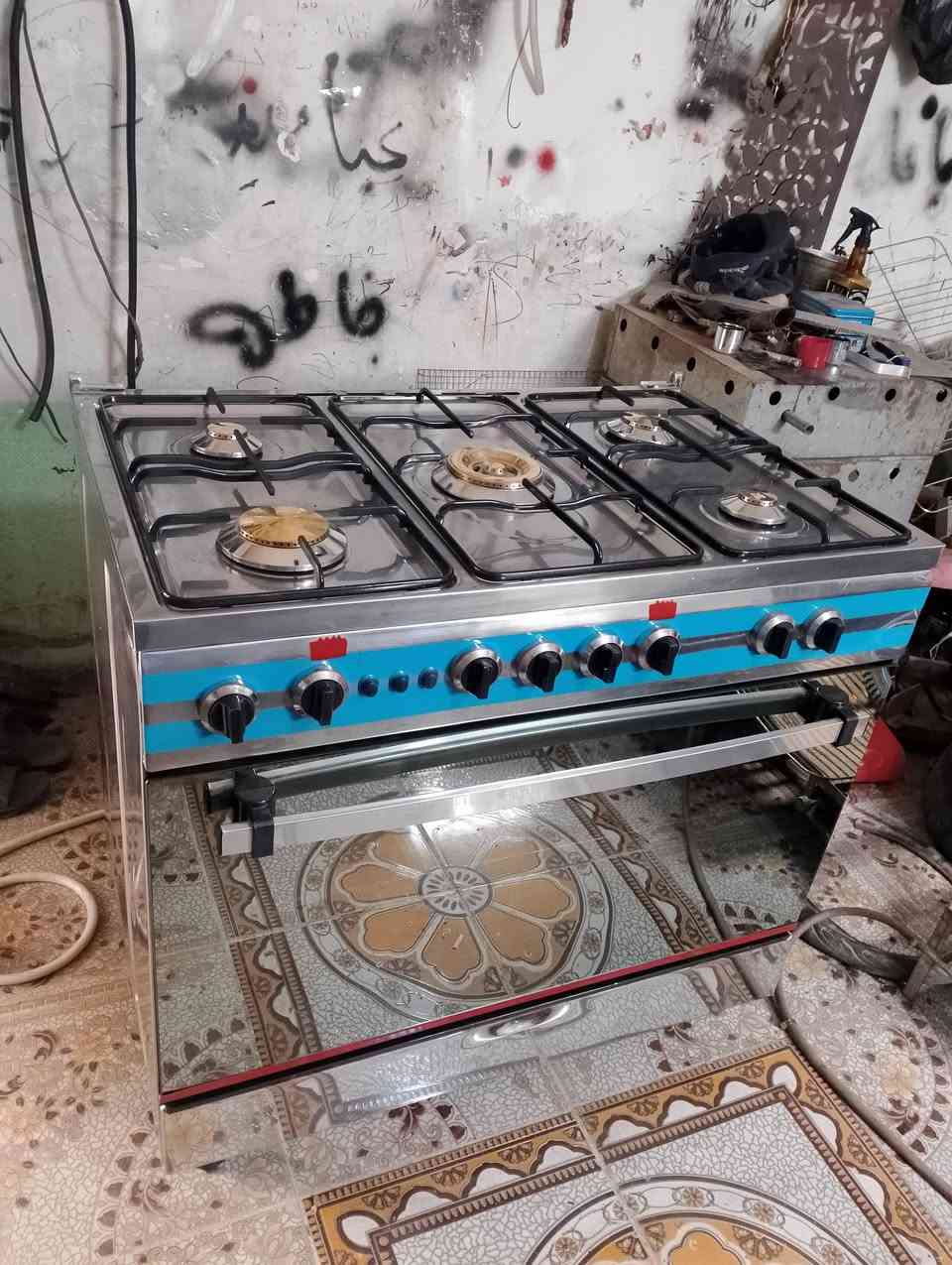 طباخ فرش الباب الاول للبيع شرط الشغل نار زركه العنوان سوق الشيوخ الحسائيه اتصال ***********

