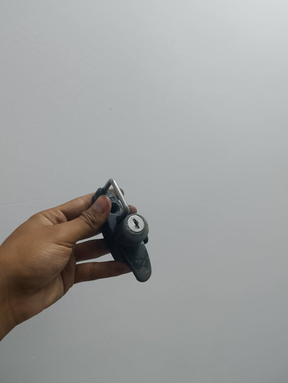السلام عليكم تفصيخ سكنس ماكس شتريد راسلني او اتصل ***********بلديات
