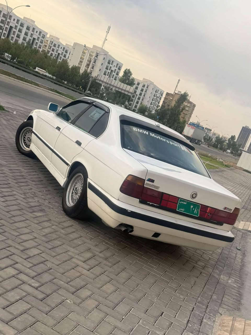 بي ام ٥٢٠ • ١٩٩٠ • هةوليرم